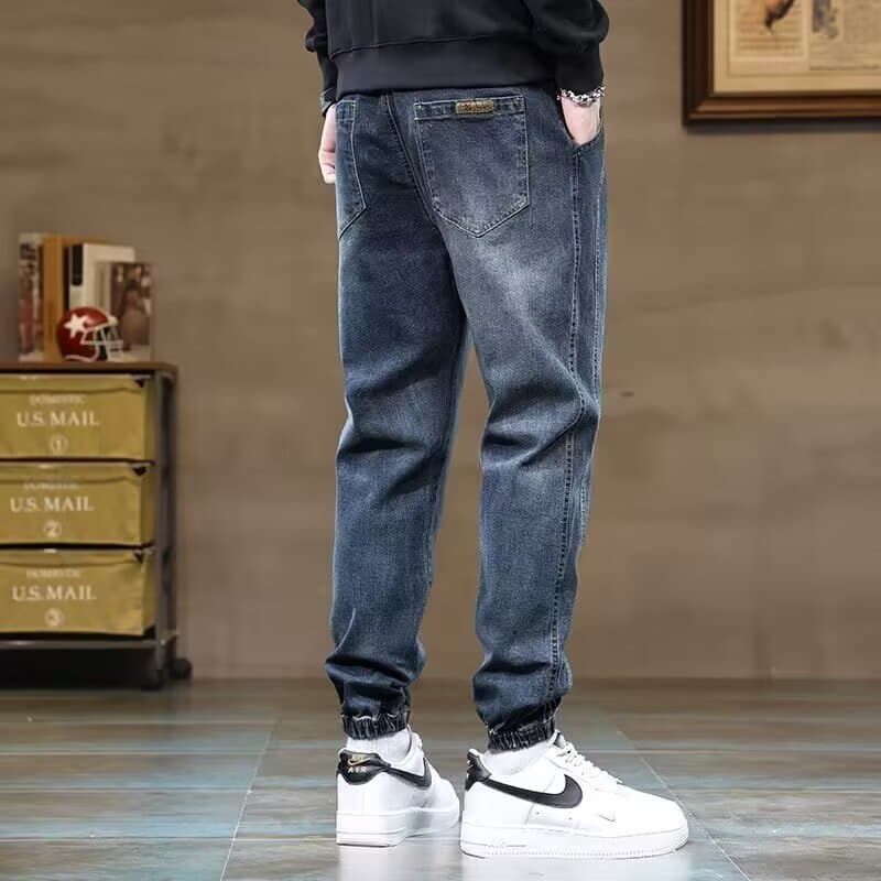デニムパンツメンズ 三十代男性向けリラックスジョガーデニムパンツ